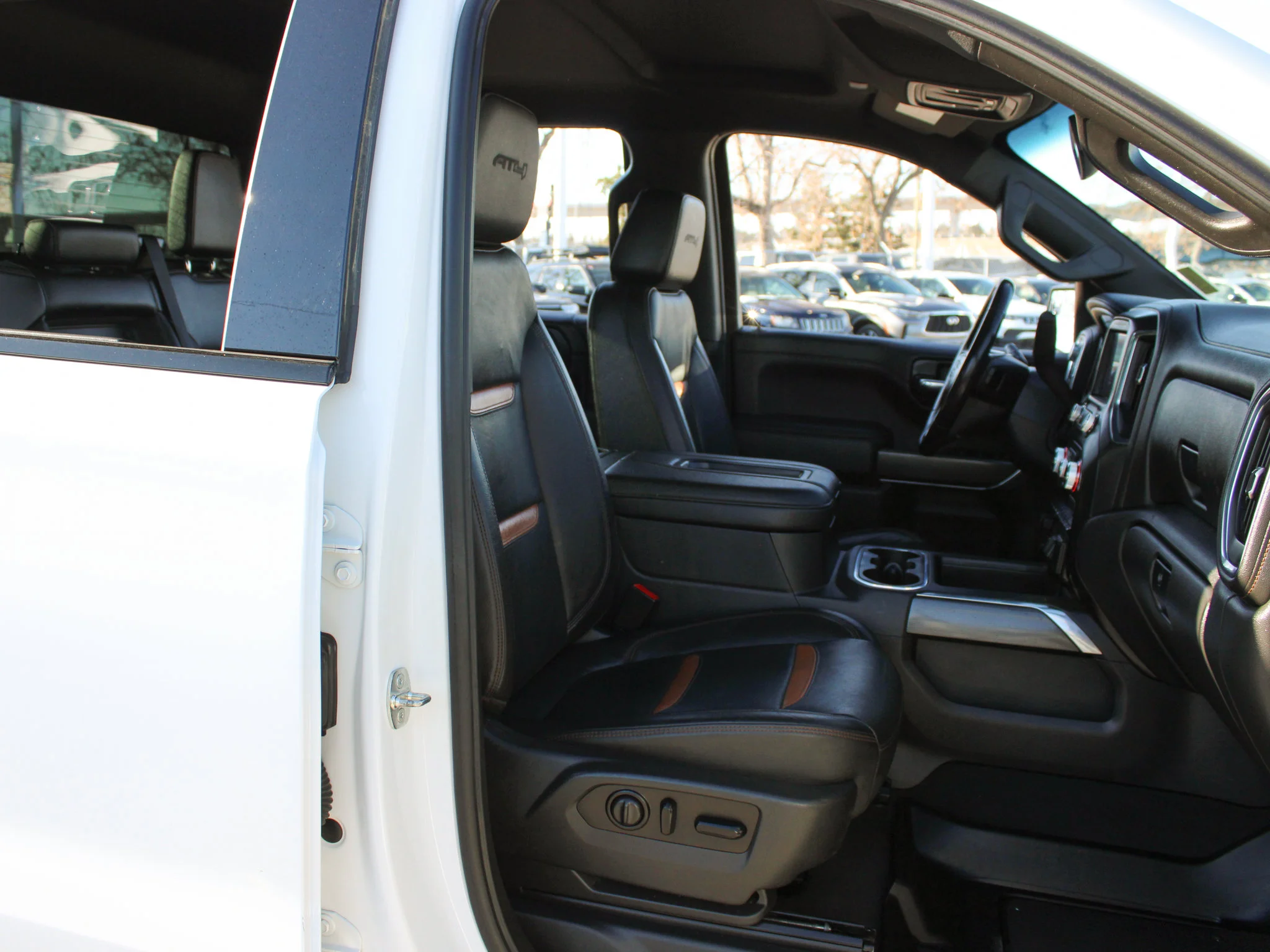Certified Used 2021 White GMC AT4 * V8 | MultiPro Tailgate | Apple CarPlay | Bedliner | Heated/Vented Seats | Remote Start | 3M image 22