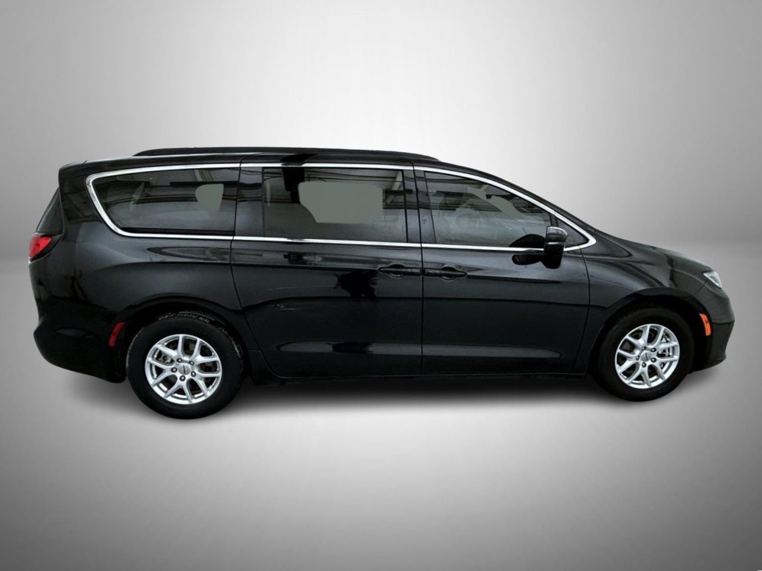 Used 2022 Black Chrysler Touring L image 4