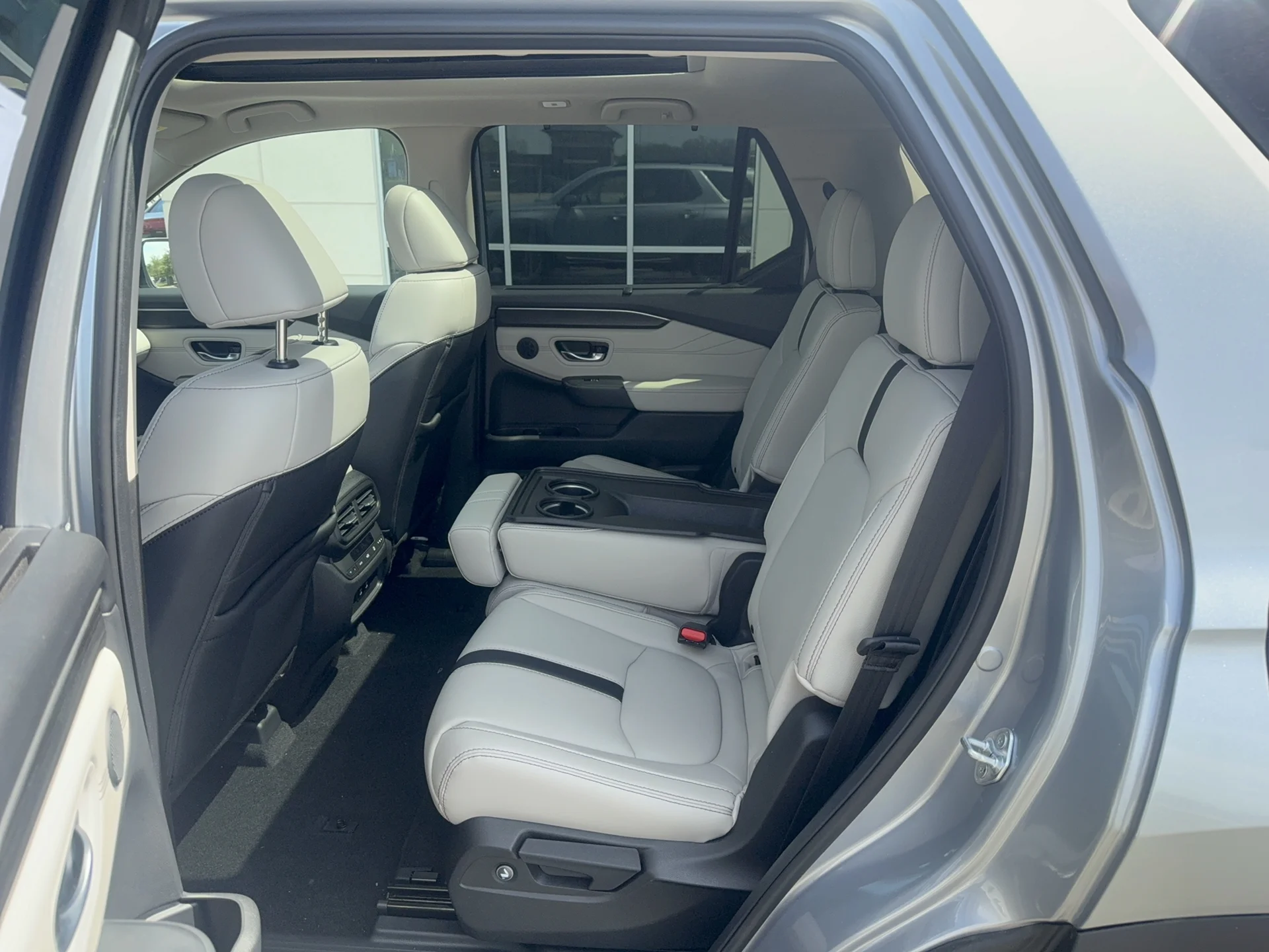 New 2026 Solar Silver Metallic Honda Touring Blackout image 11