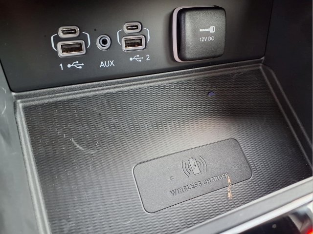 New 2026 Bright White Clear-Coat Exterior Paint Jeep Laredo image 25