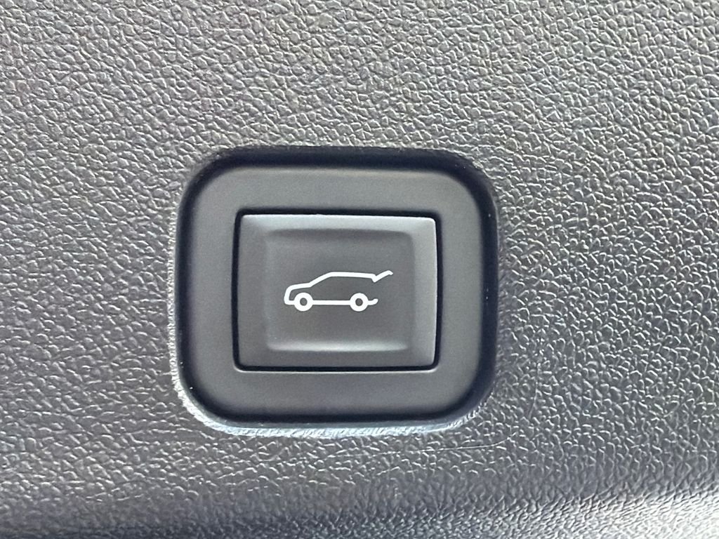 Used 2026 Gray Chevrolet Z71 image 19