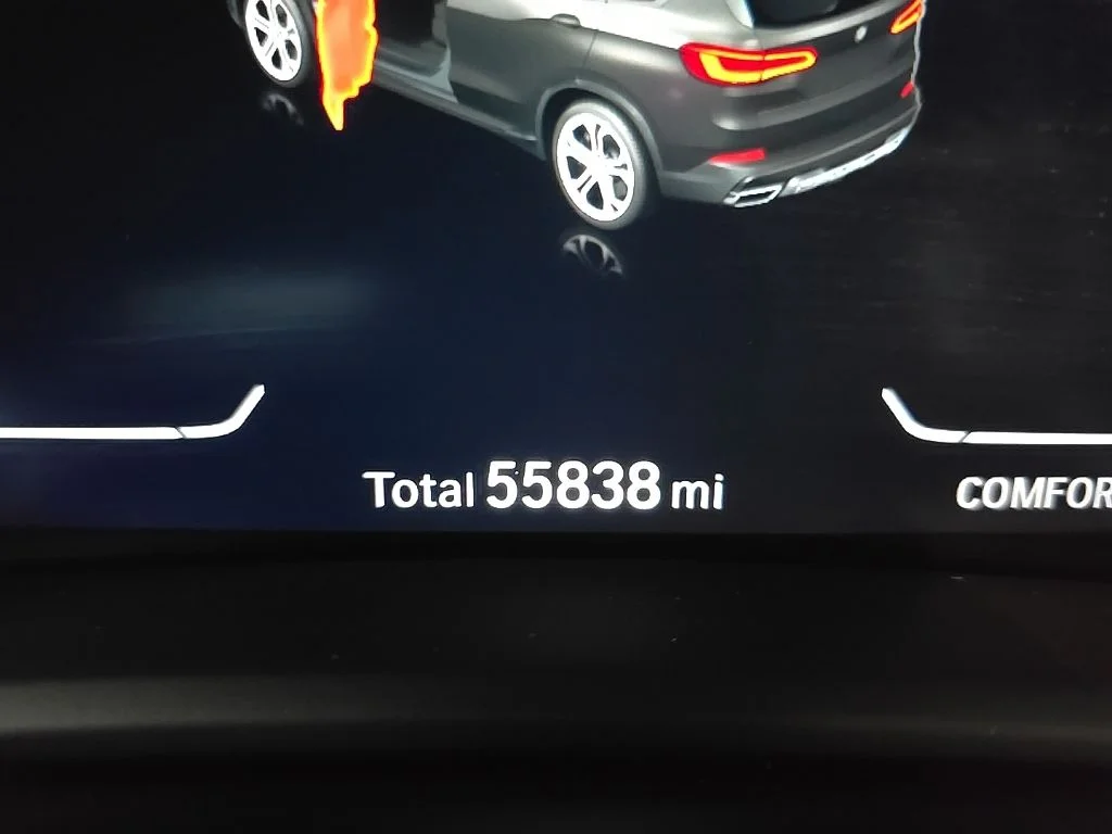 Used 2021 Gray BMW xDrive40i image 25