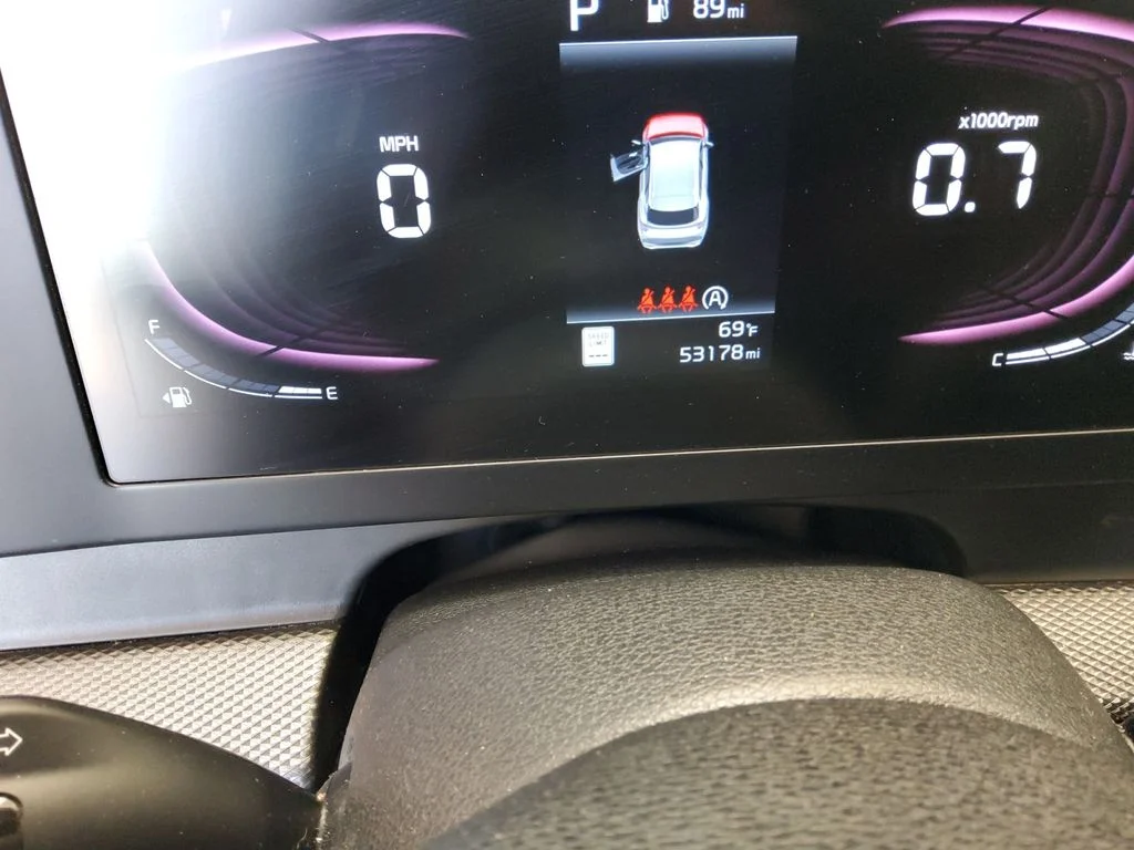Used 2023 White Kia LX image 10