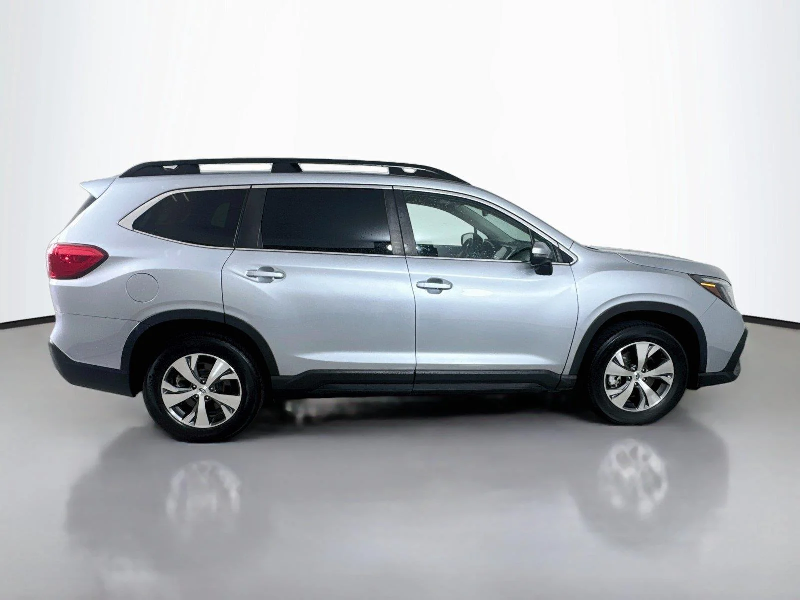 Certified Used 2023 Ice Silver Metallic Subaru Premium image 8