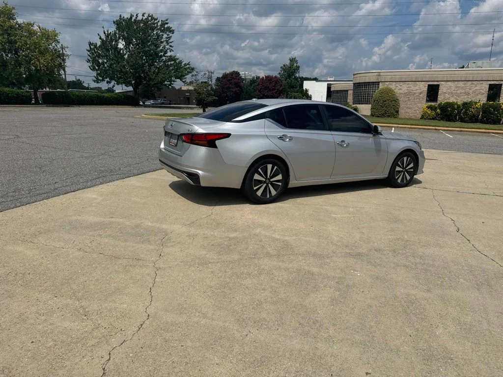 Used 2021 Silver Nissan 2.5 SV image 13