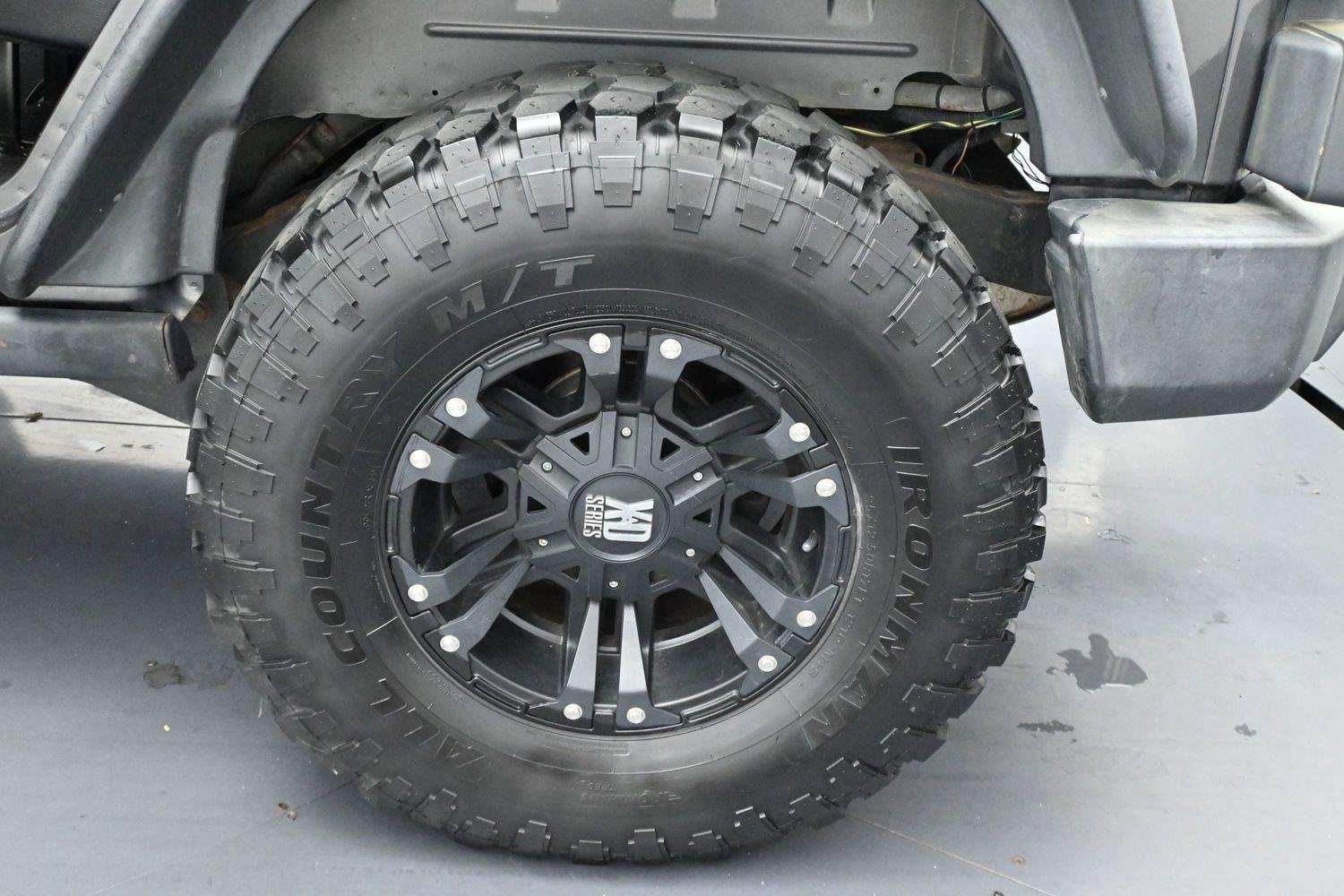 Used 2016 Granite Crystal Metallic Jeep Rubicon image 29