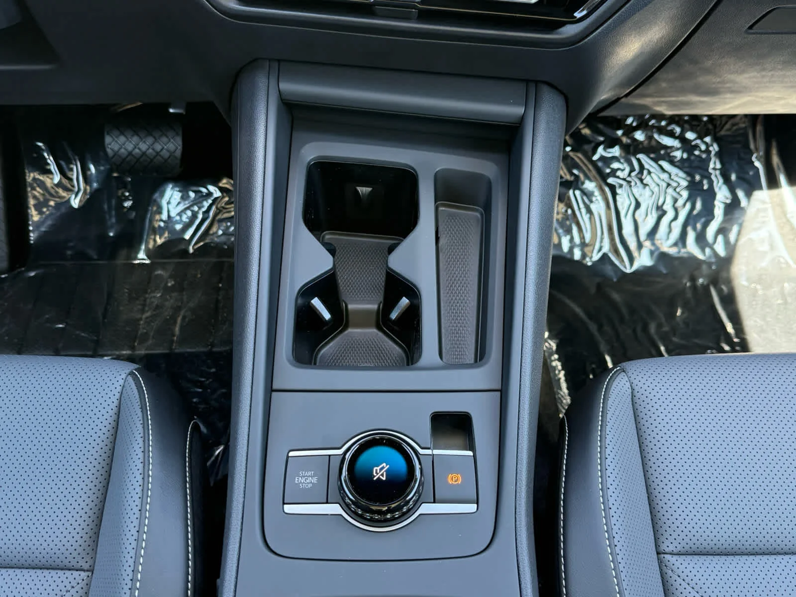 New 2026 Deep Black Pearl Volkswagen SE image 23
