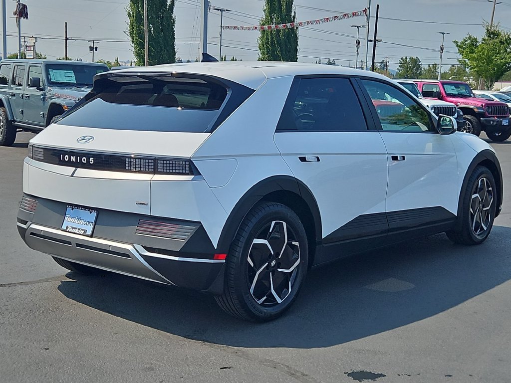 Used 2024 Atlas White Hyundai SE image 6