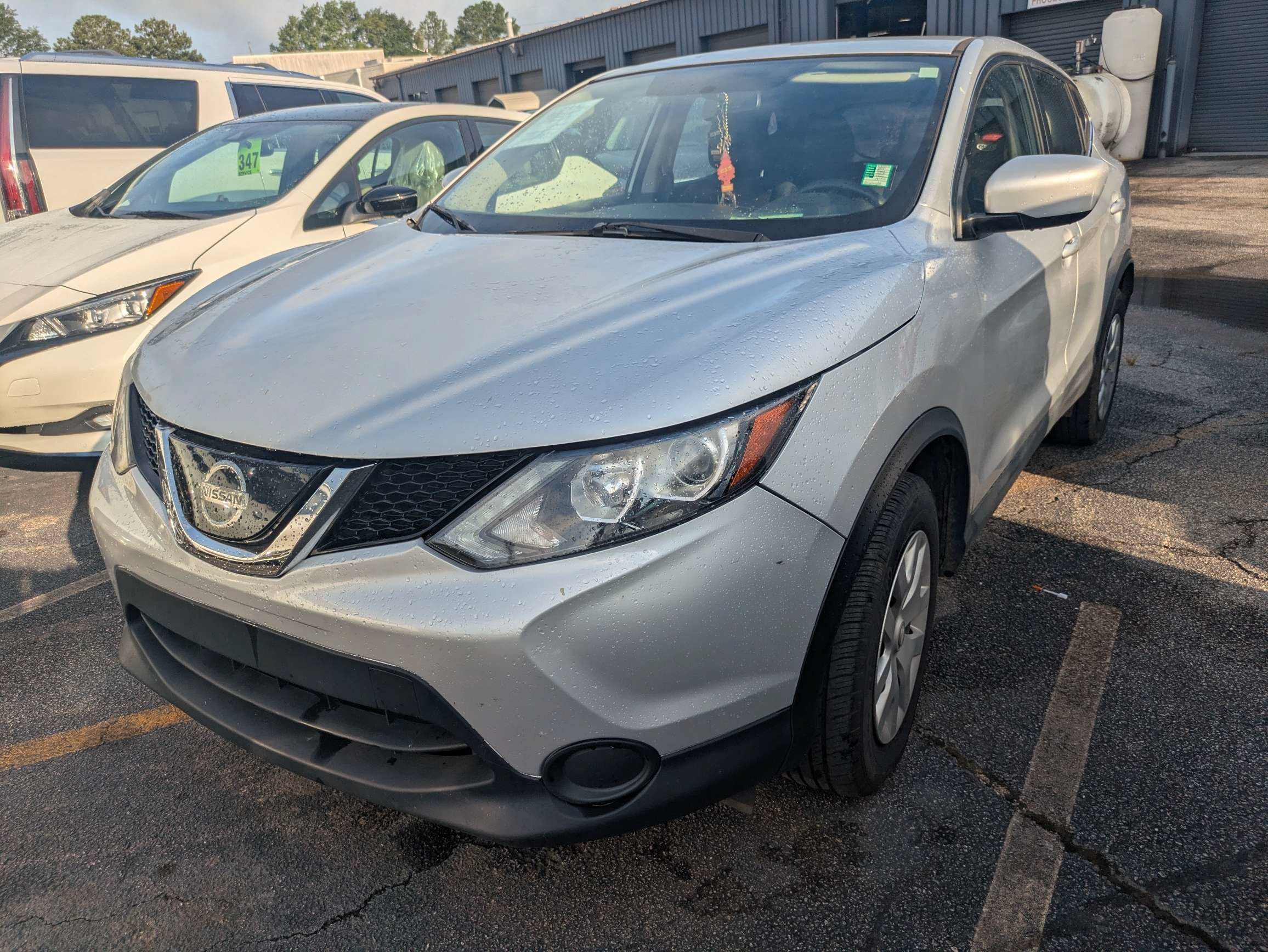 Used 2019 Silver Nissan S image 3