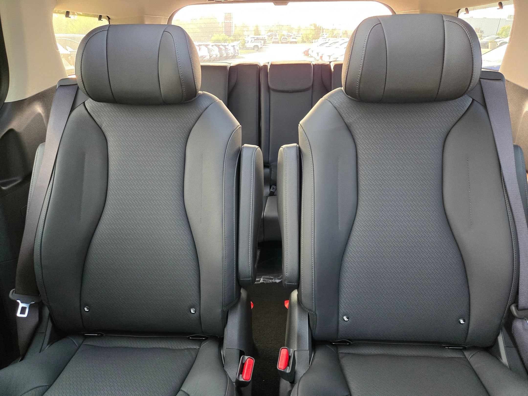 New 2027 Snow White Pearl Kia SX Prestige image 10