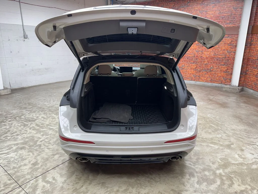 Used 2023 Pearl Metallic Lincoln Standard image 25