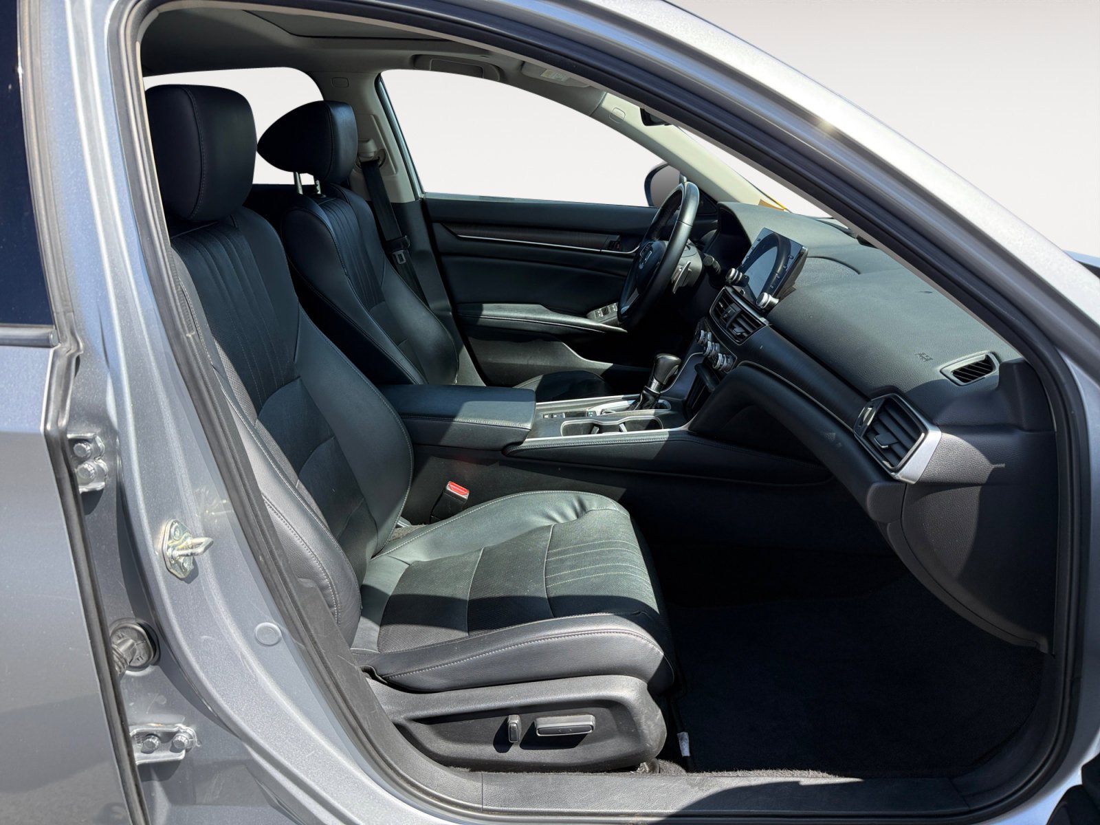 Certified Used 2018 Silver Honda Touring image 19