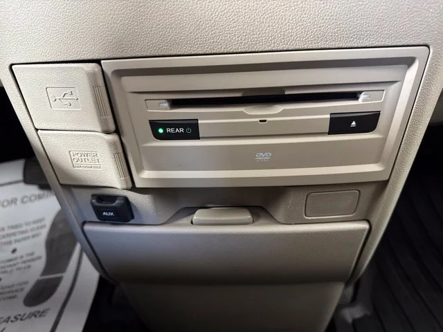 Used 2016 White Honda SE image 18