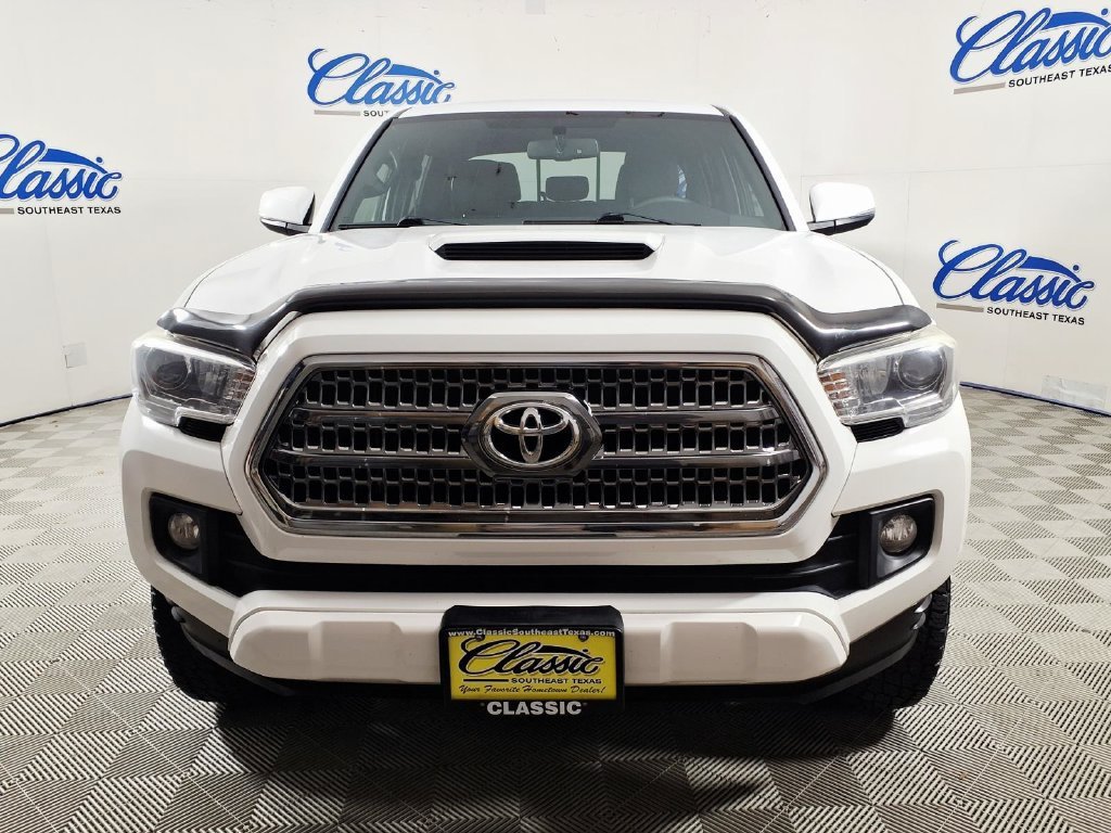 Used 2017 Super White Toyota SR5 image 5