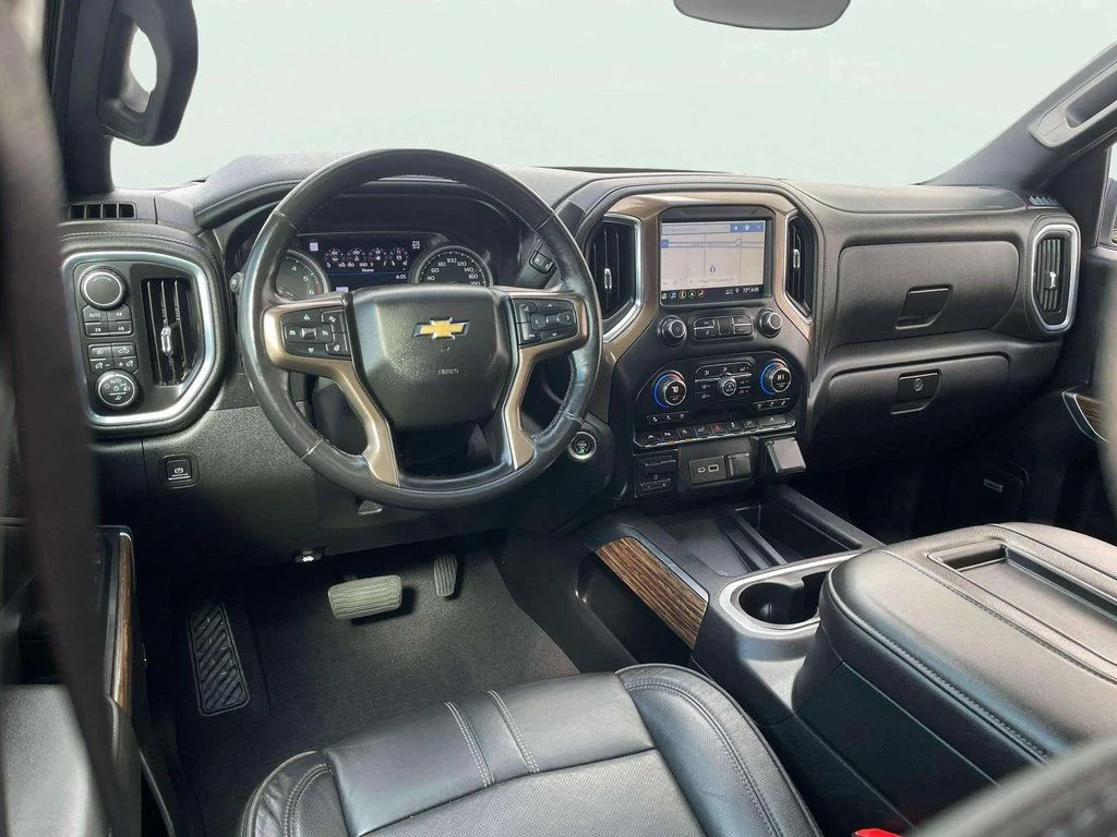 Used 2019 Iridescent Pearl Tricoat Chevrolet High Country image 27