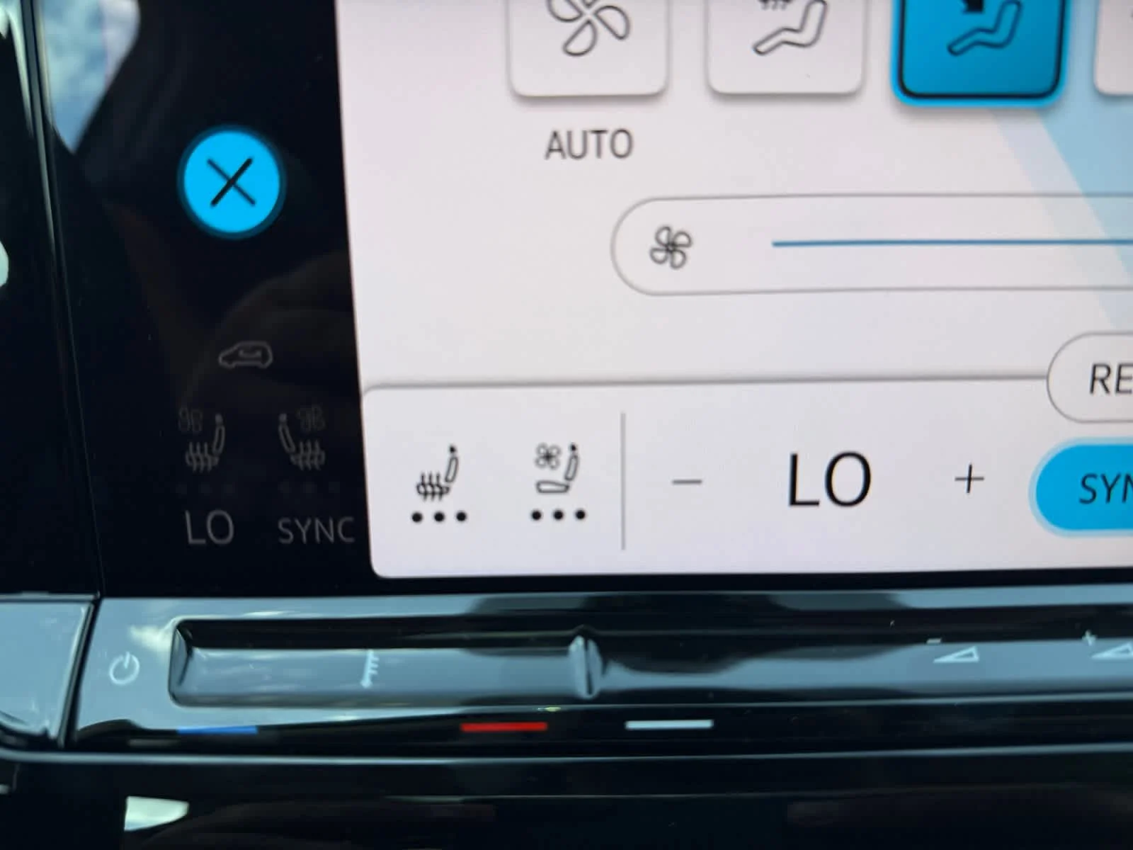 2026 Volkswagen Atlas SE w/Tech - Photo 19