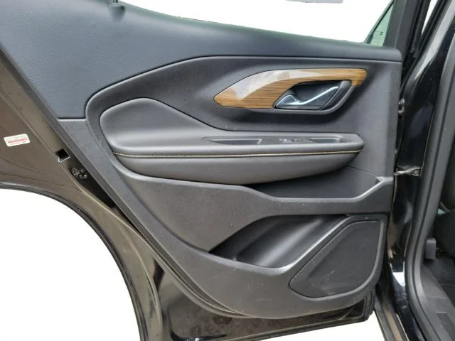 Used 2019 EBONY TWILIGHT METALLIC GMC SLE image 28
