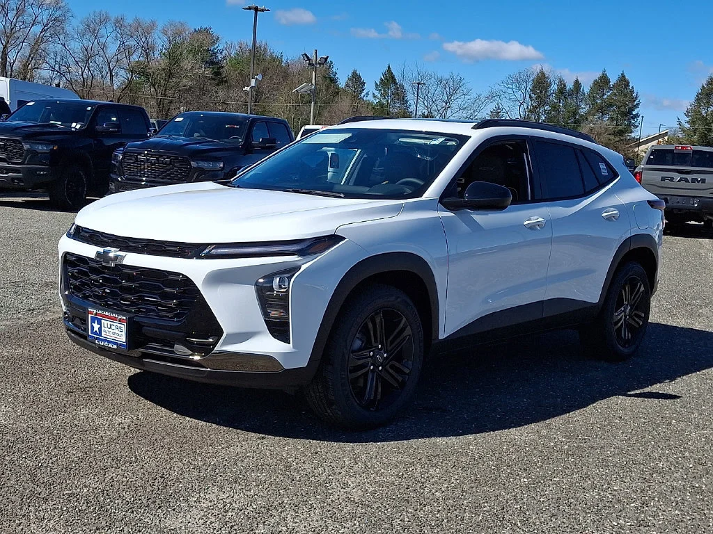 New 2026 Summit White Chevrolet ACTIV image 4