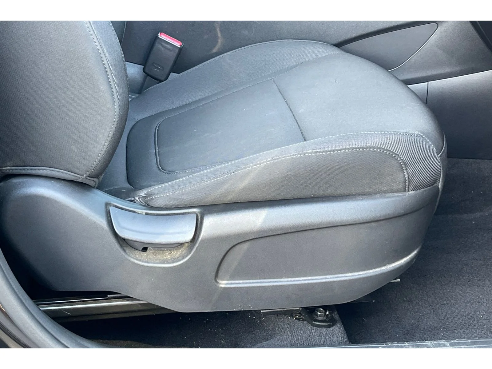 Used 2022 Phantom Black Hyundai SEL image 23