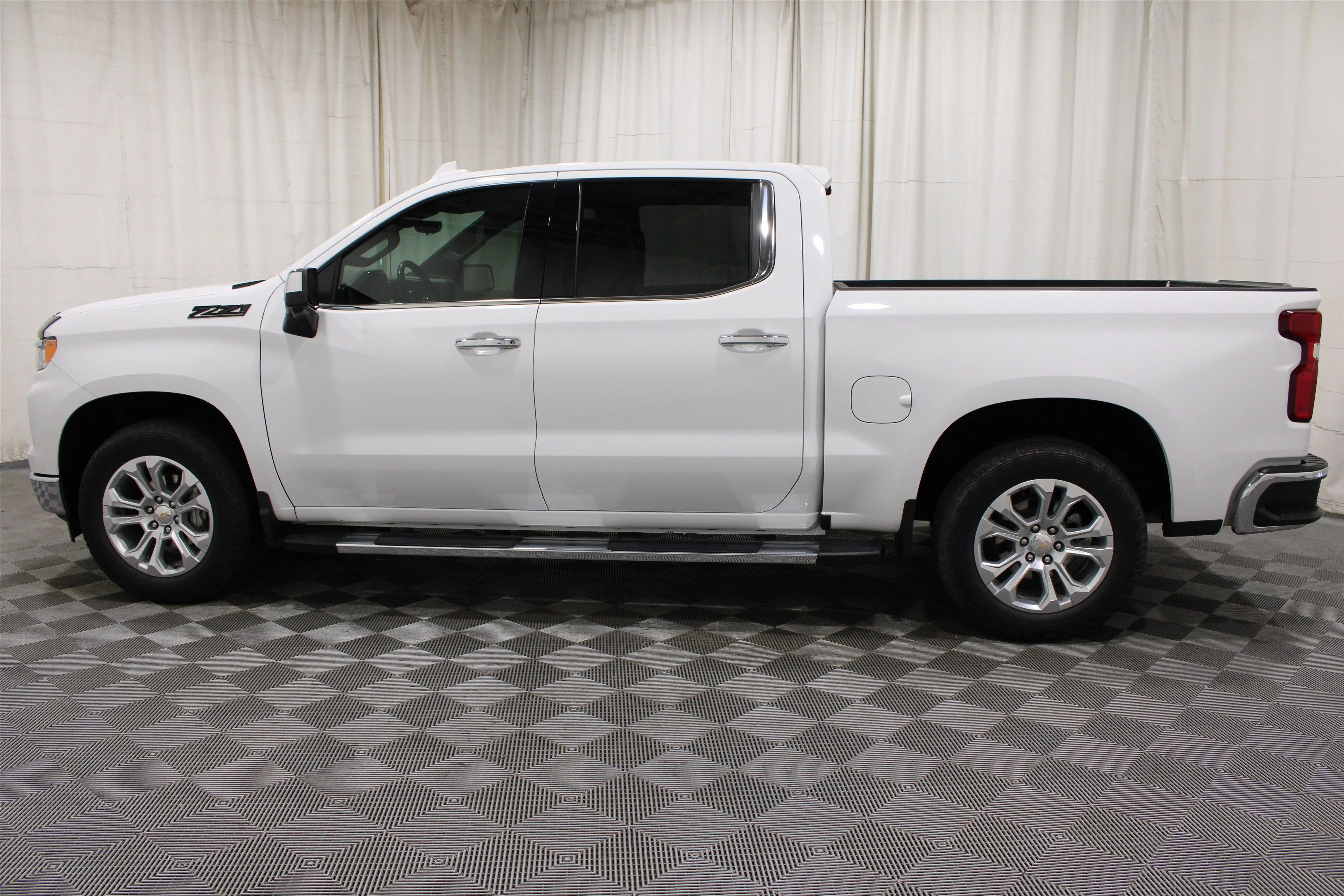 2024 Chevrolet Silverado 1500 LTZ - Photo 33