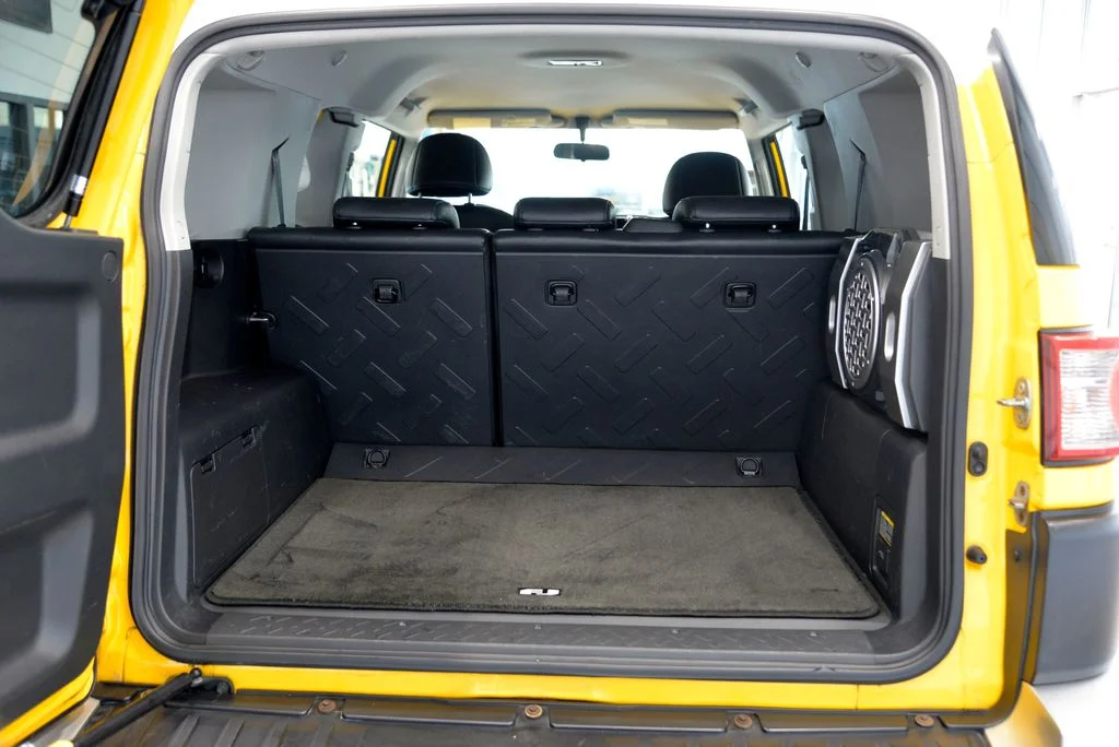 Used 2007 White Toyota Base image 27