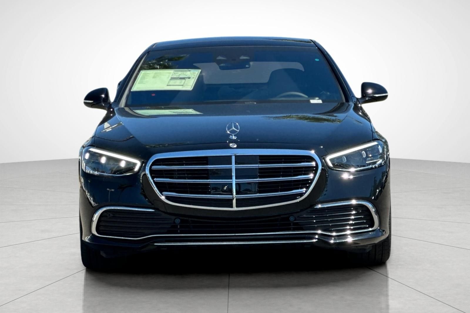 New 2025 Black Mercedes-Benz S 580e image 7