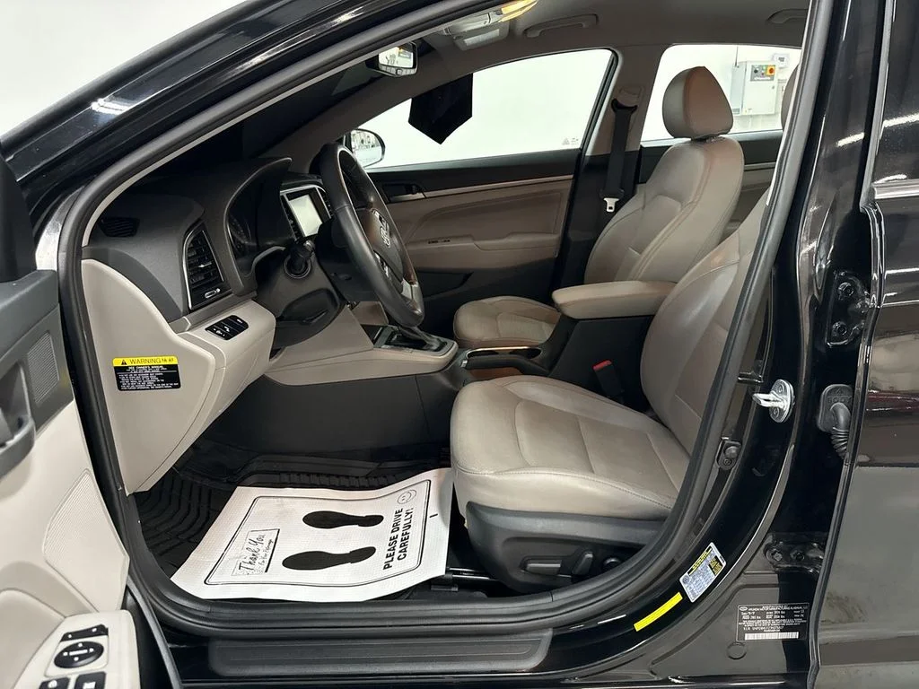 Used 2018 Phantom Black Hyundai Limited image 12