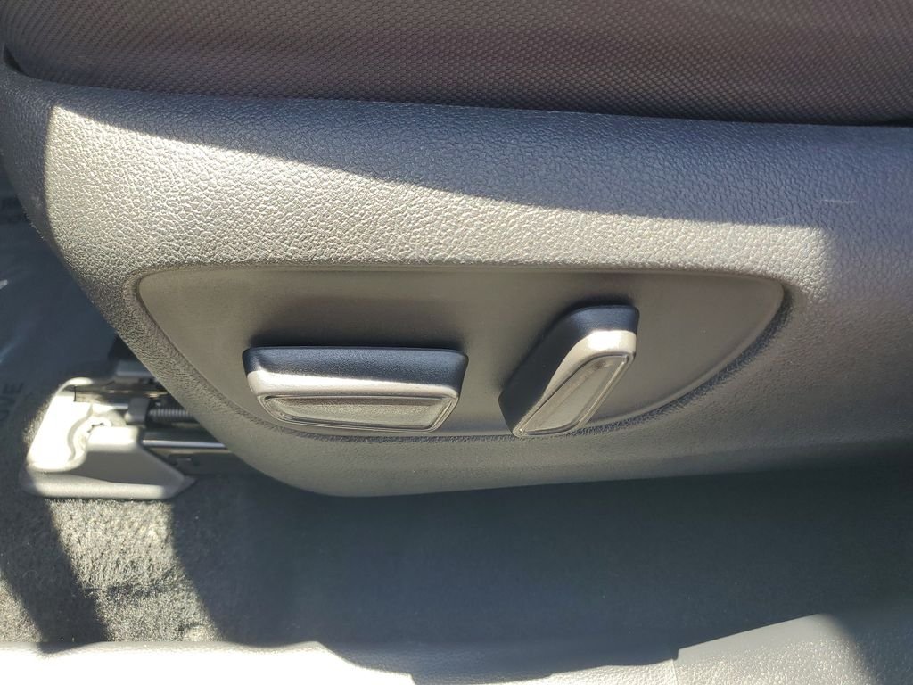 Certified Used 2021 White Toyota L image 21