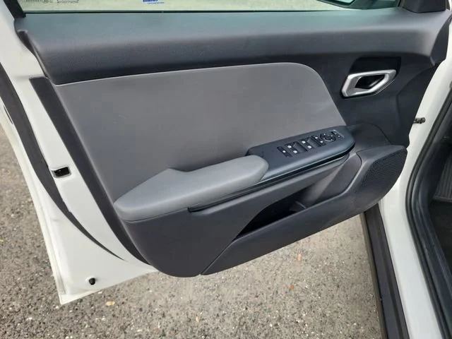 2025 Kia K4 LXS - Photo 19