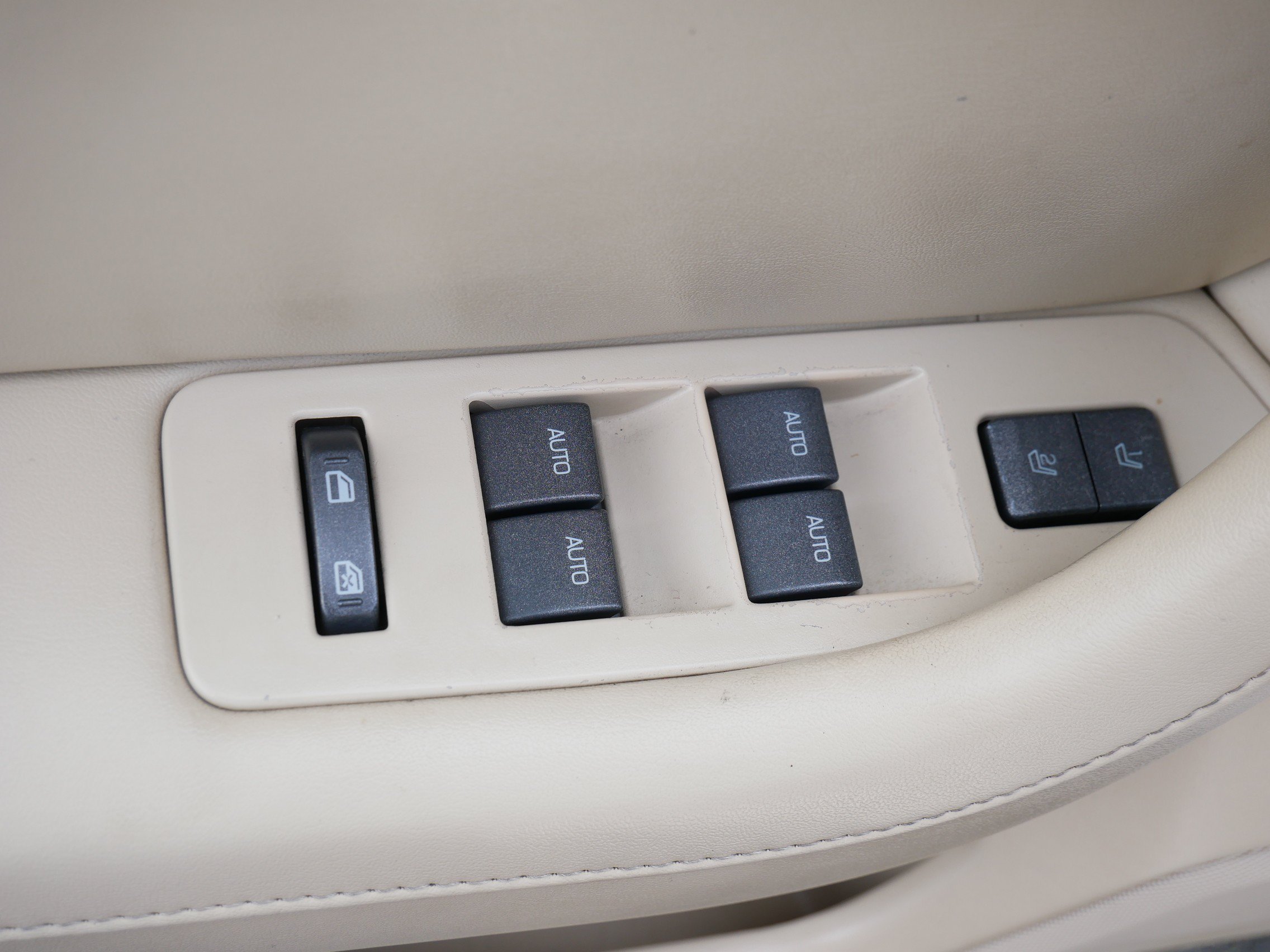 Used 2009 White Lincoln  image 19