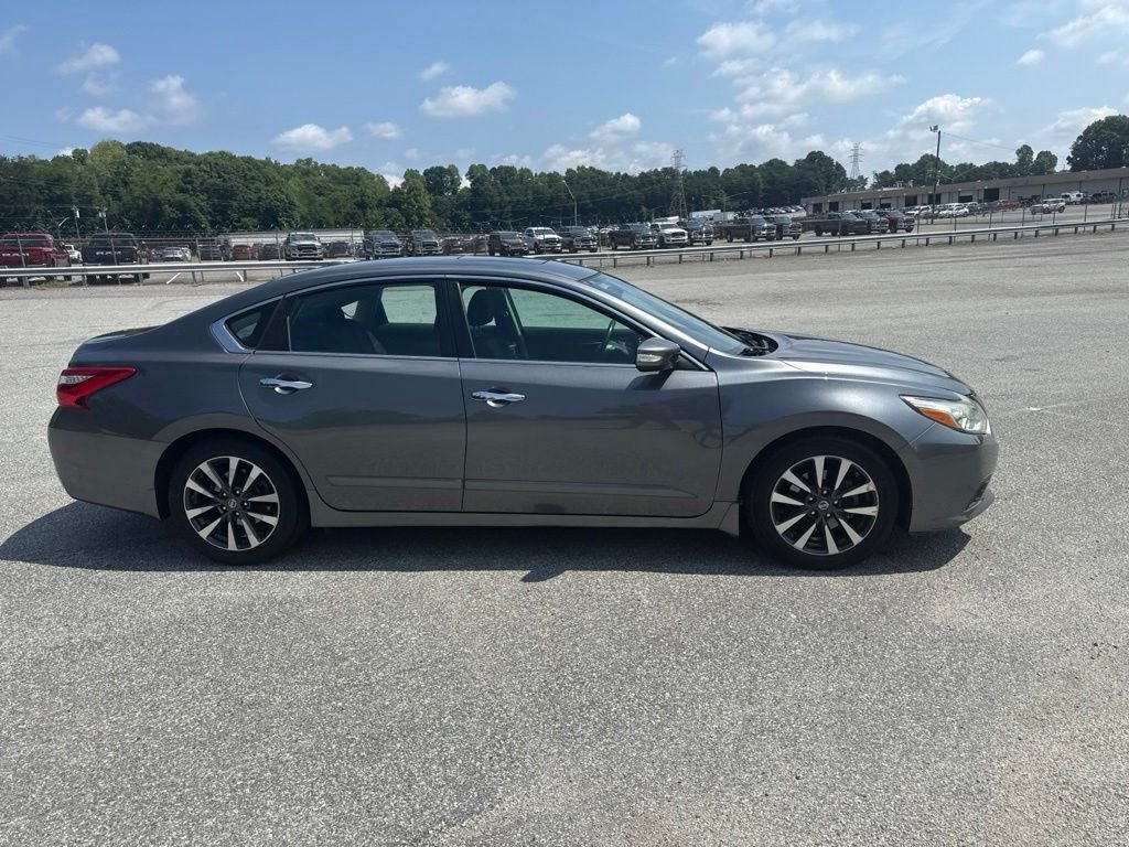 Used 2017 Gray Nissan 2.5 SV image 11