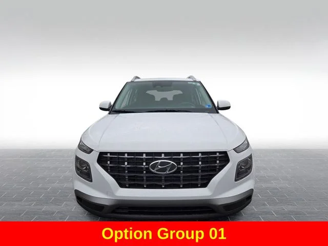 Used 2025 White Hyundai SEL image 2