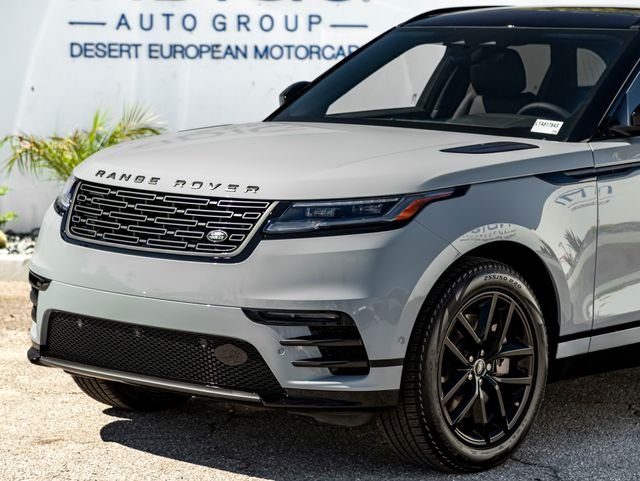 New 2026 Arroios Grey Land Rover Dynamic SE image 2