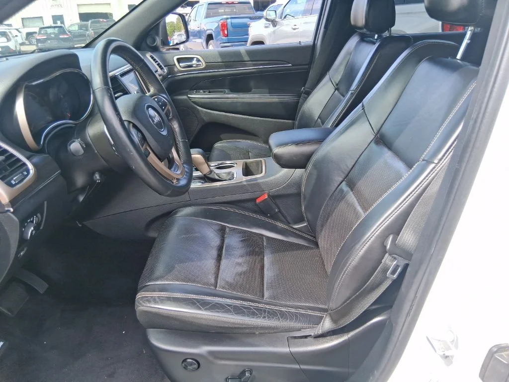 Used 2017 White Jeep Limited image 15