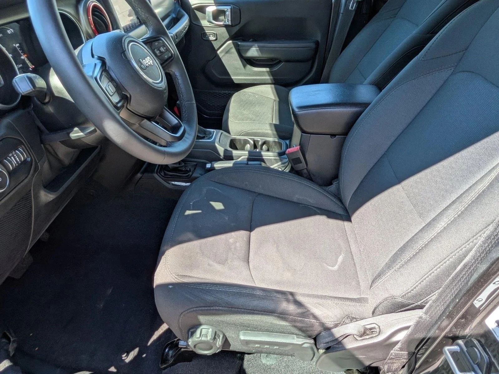 Used 2019 Granite Crystal Metallic Clearcoat Jeep Sport S image 15