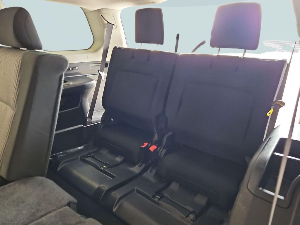 Used 2016 Gray Toyota SR5 image 33