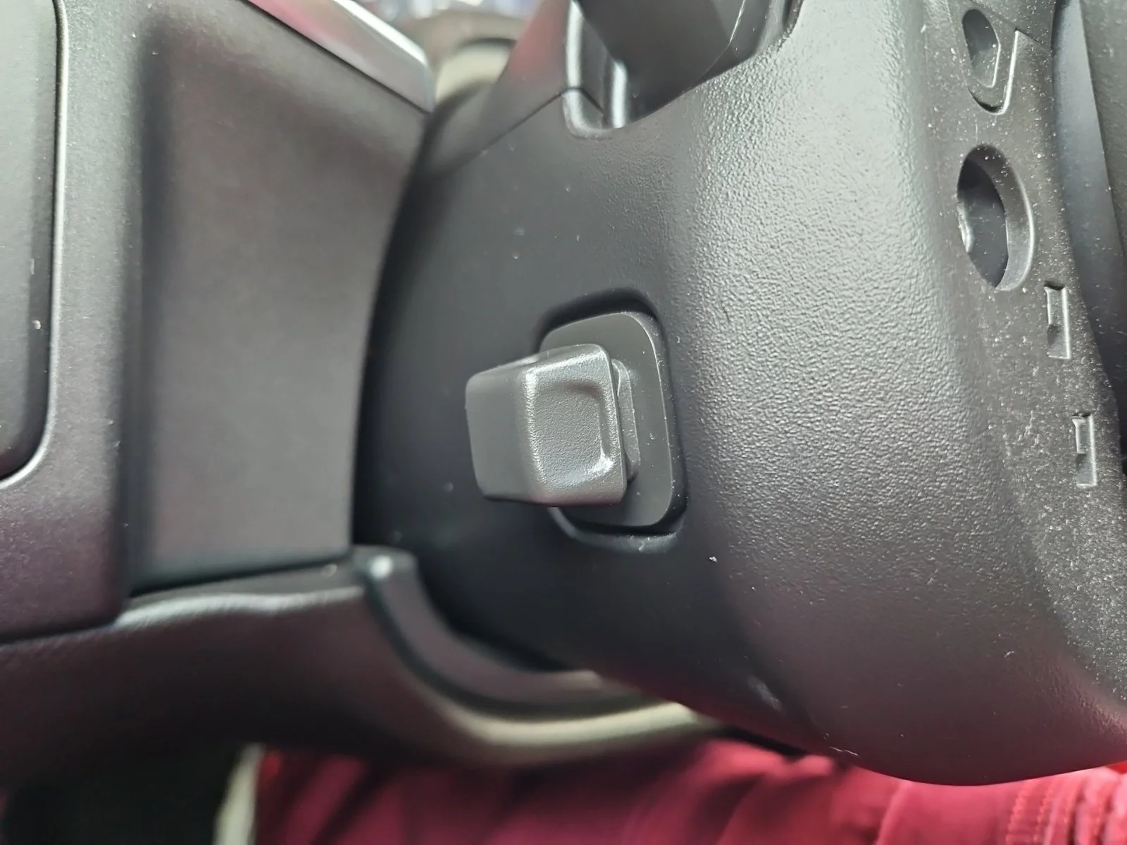 Used 2014 Silver Chevrolet 3LT image 35