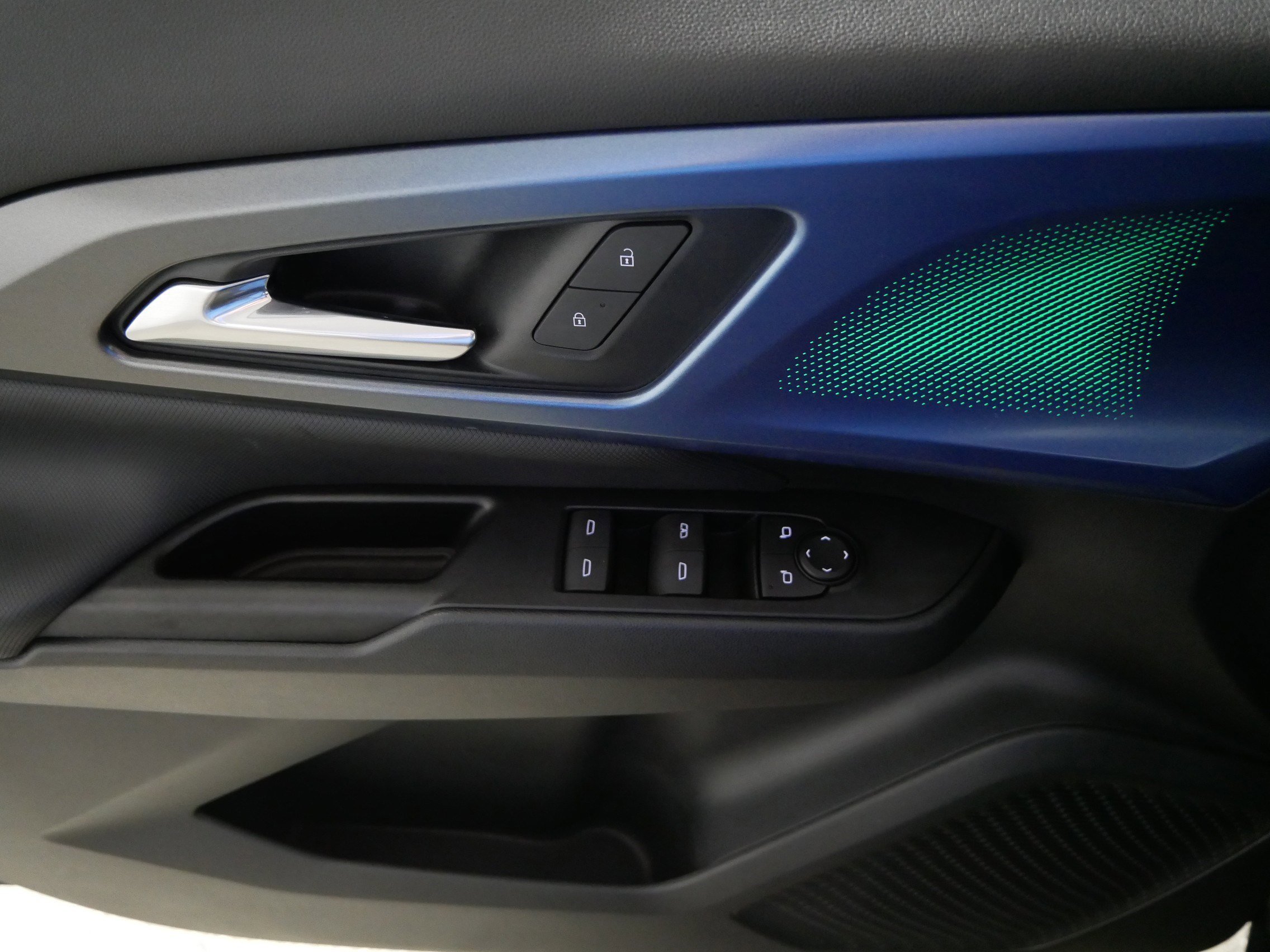 2024 Chevrolet Equinox EV LT - Photo 19