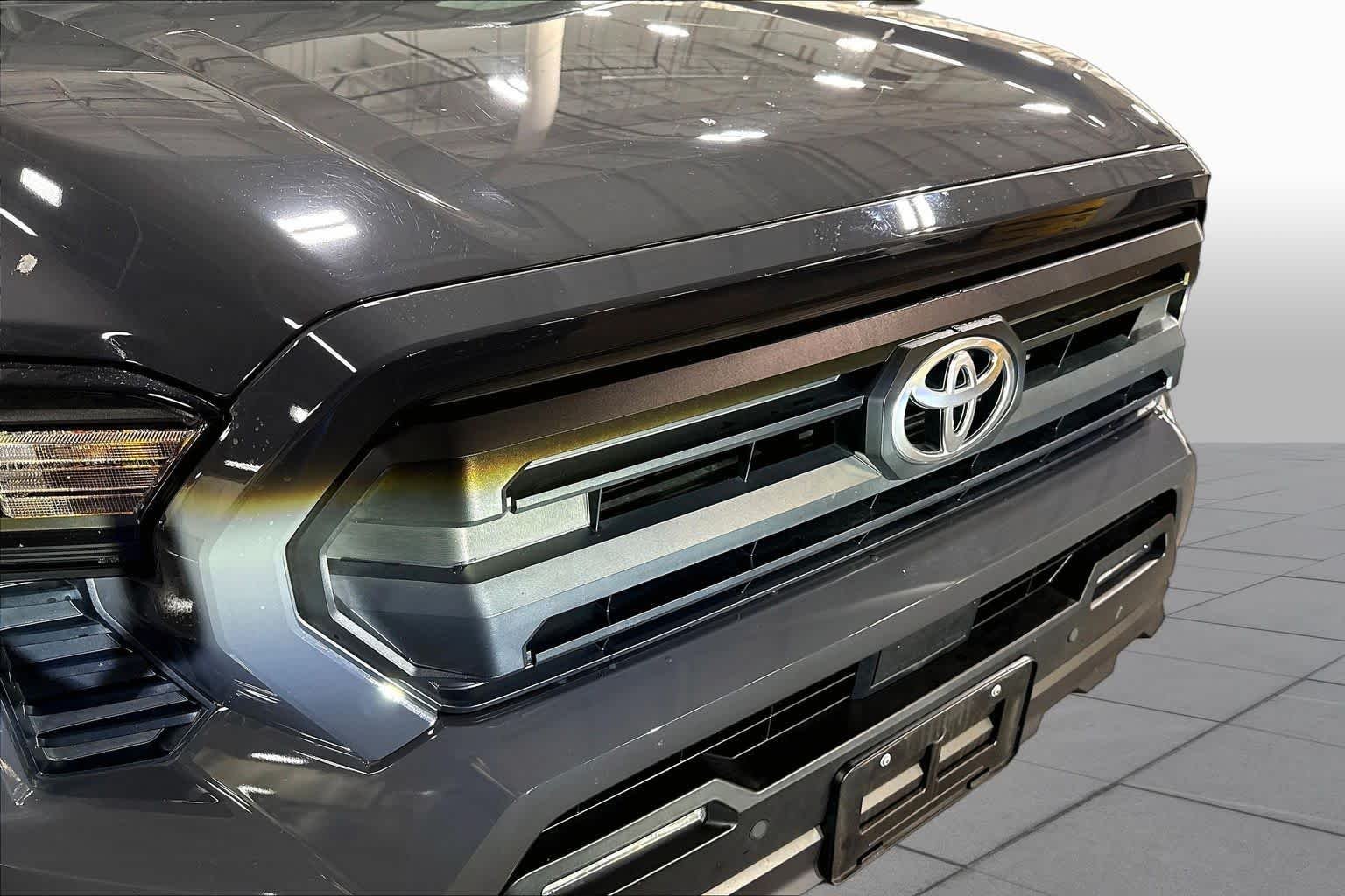 Used 2025 Underground Toyota SR5 image 29