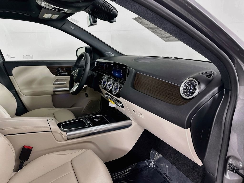 Used 2026 Gray Mercedes-Benz GLA 250 image 29