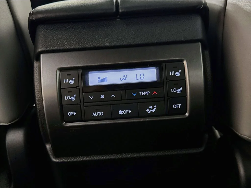Used 2023 Green Lexus 460 image 31