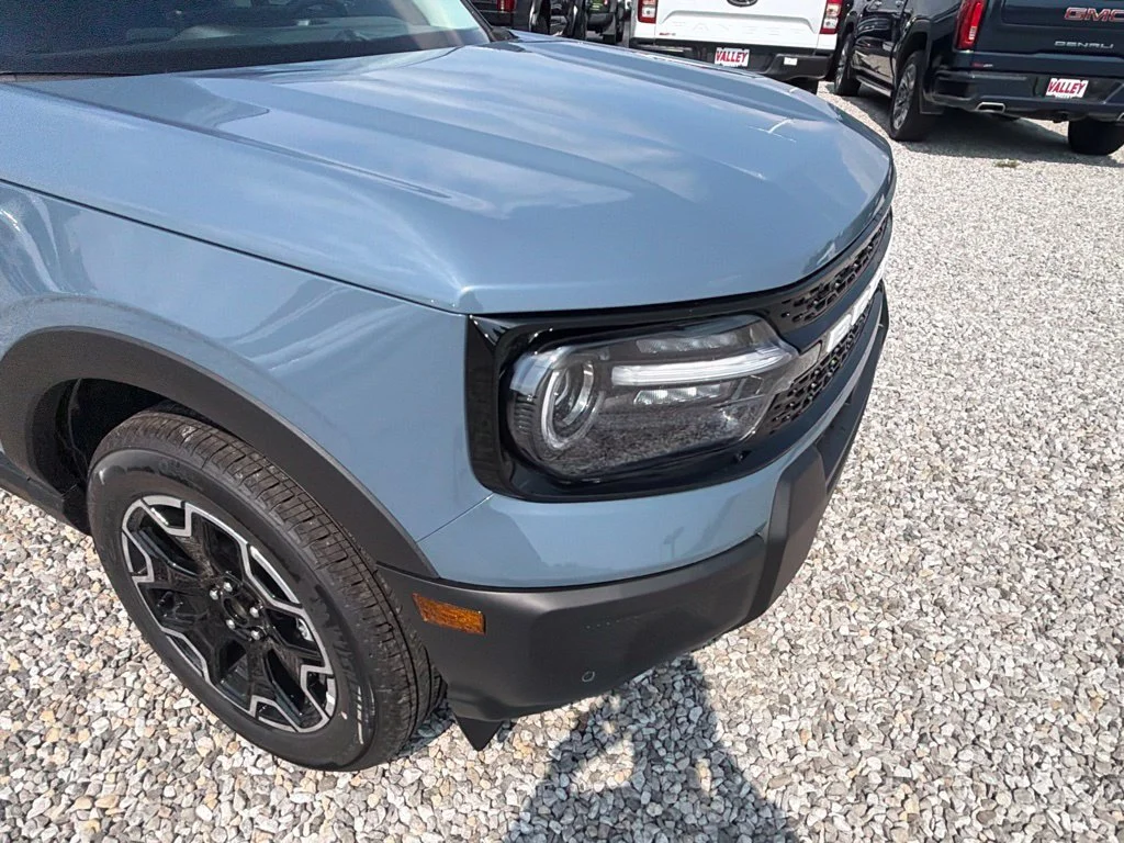 New 2026 Azure Gray Metallic Tri-Coat Ford Outer Banks® image 11