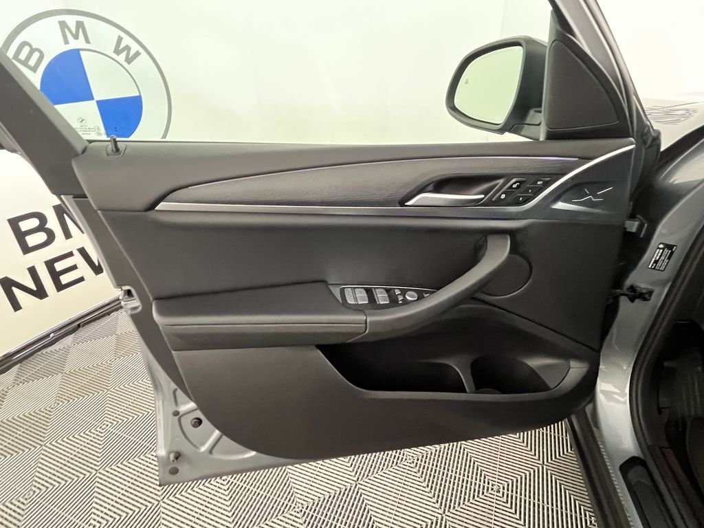 Used 2023 Gray BMW xDrive30i image 24