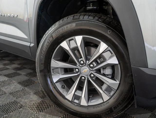 Used 2027 Sterling Gray Metallic Chevrolet LT image 8