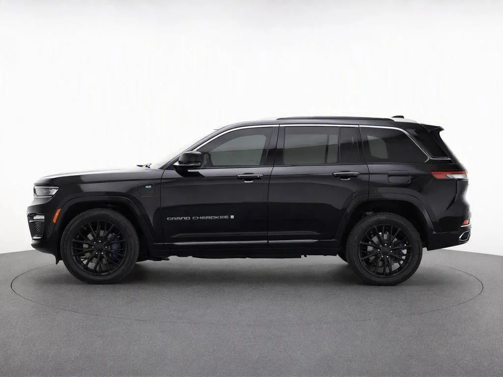 Used 2022 Diamond Black Crystal Pearlcoat Jeep Summit image 7