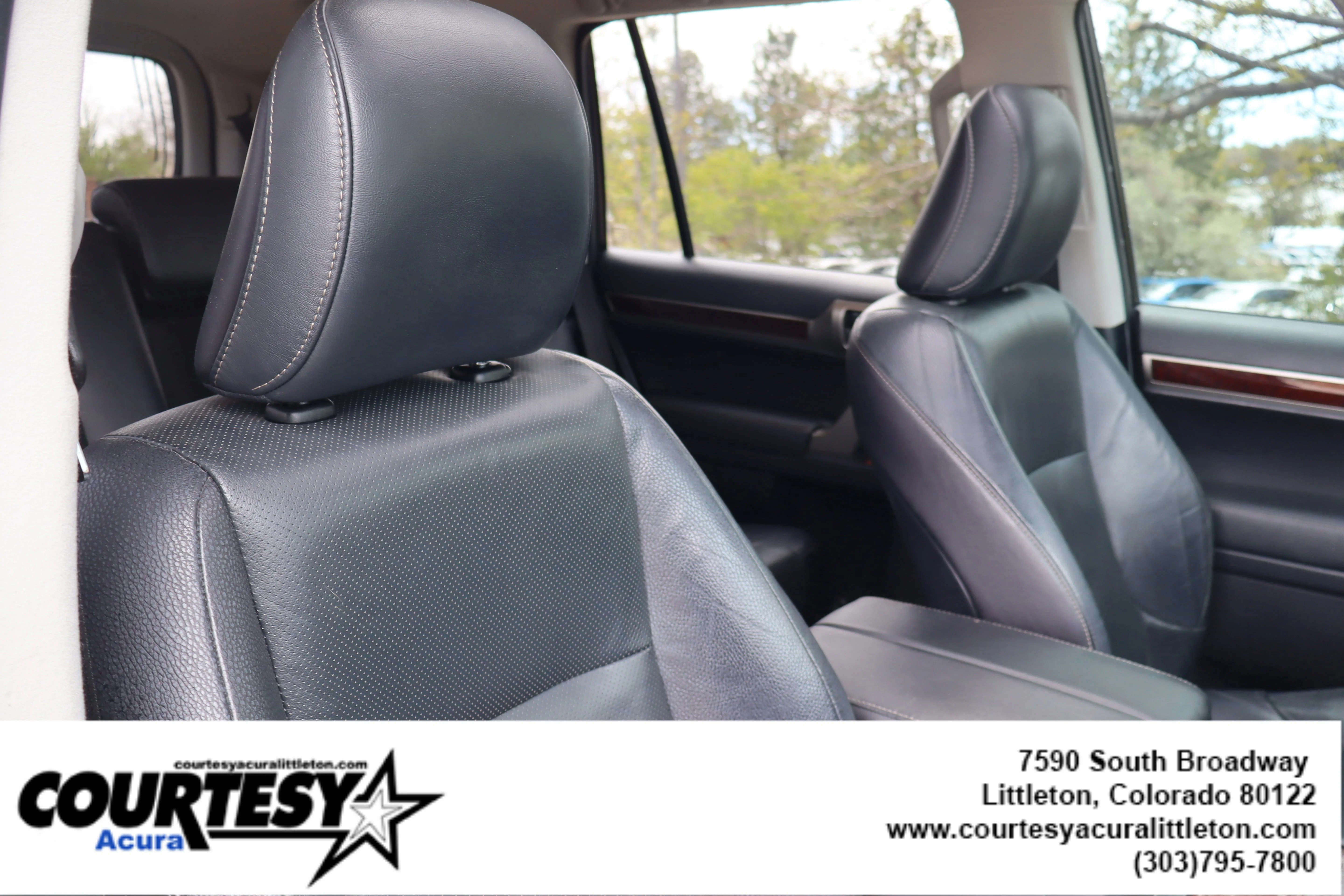 Used 2016  Lexus  image 32