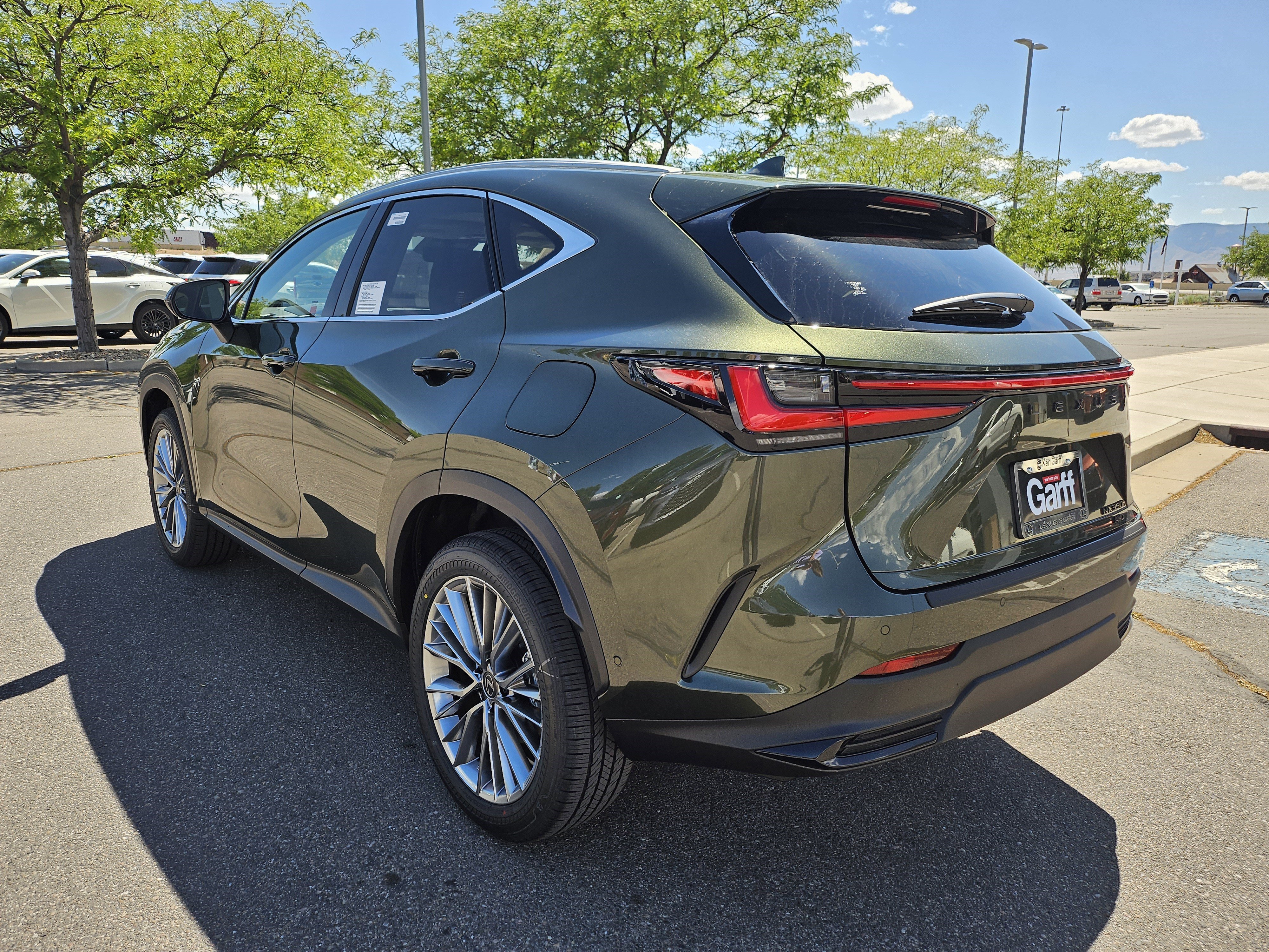 New 2026 Nori Green Pearl Lexus 350h Luxury image 8