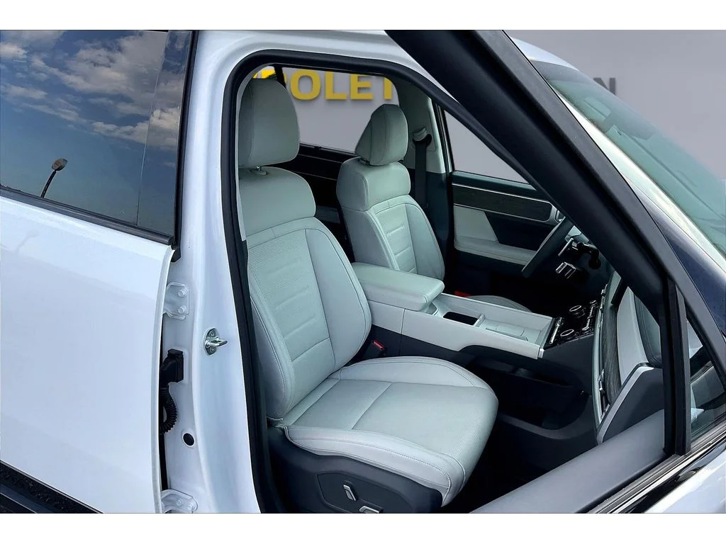 Used 2025  Hyundai Calligraphy image 6