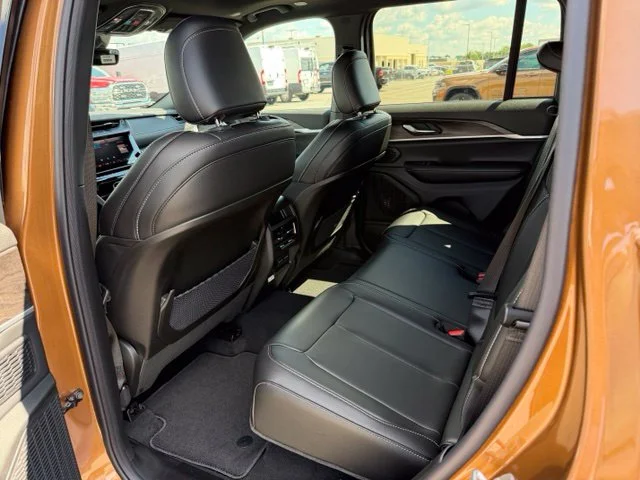 New 2027 Brown Jeep Limited image 7