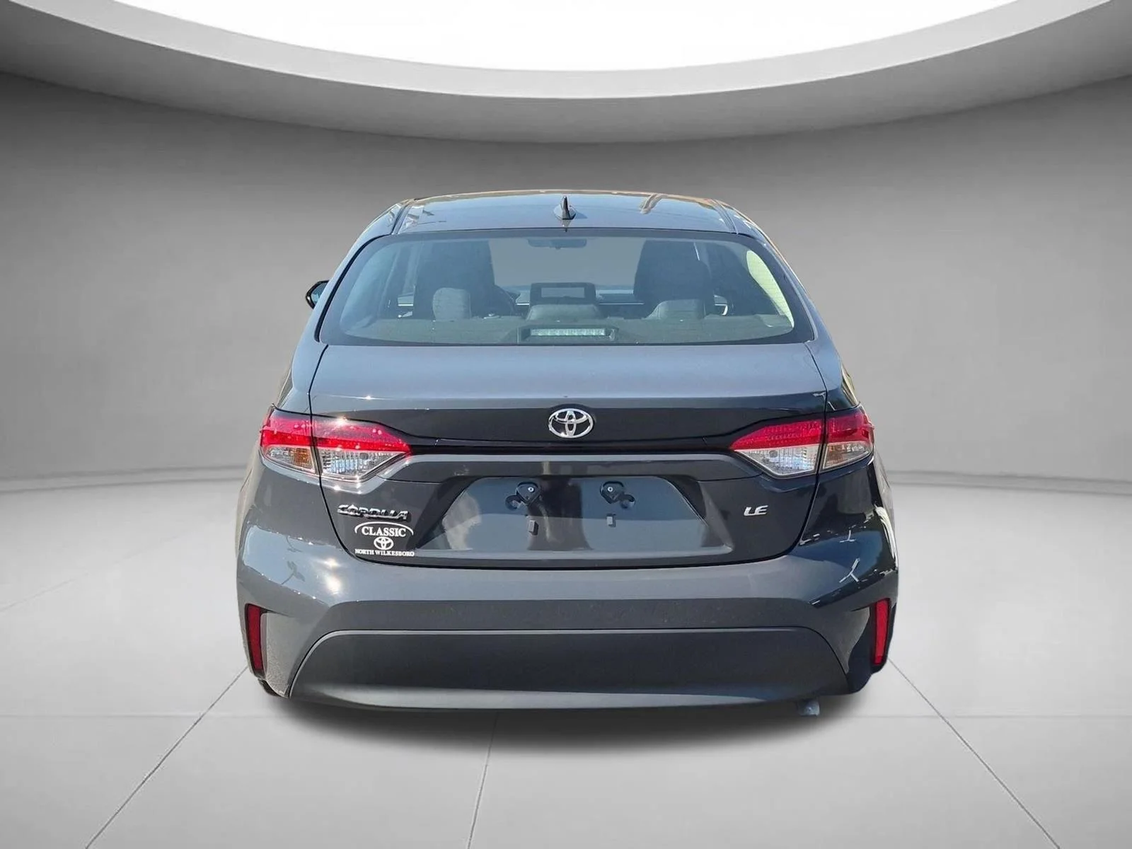 Used 2025 Underground Toyota LE image 4